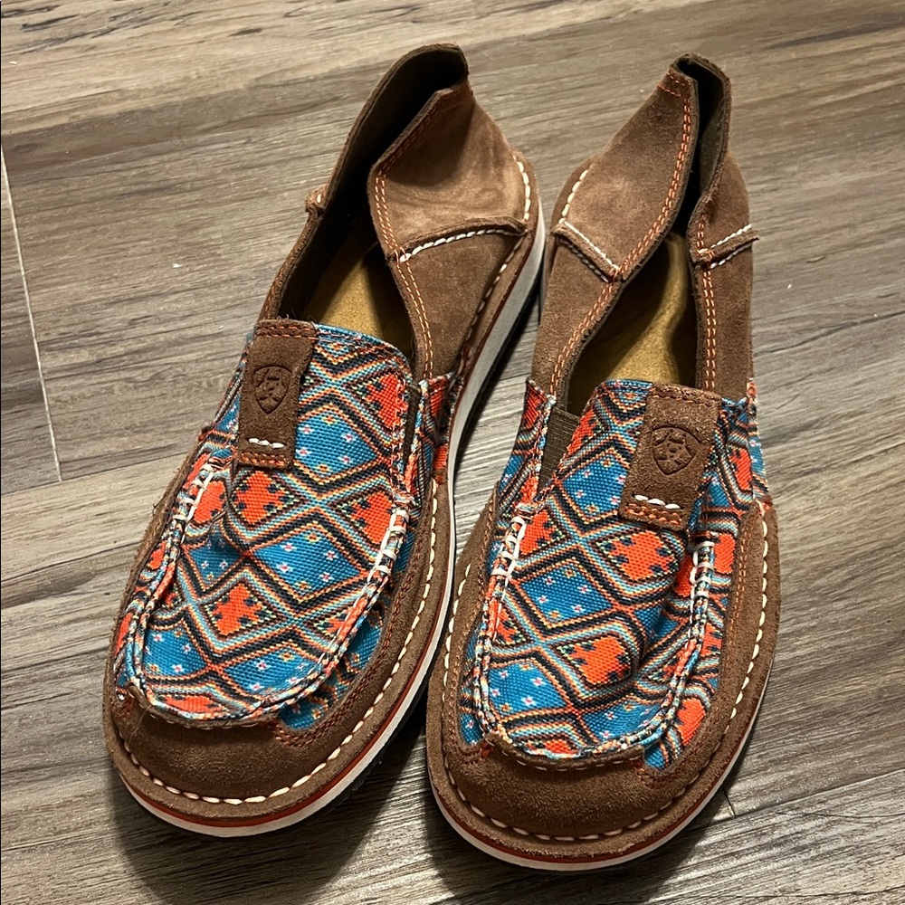 Ariat women’s Vibrant Slip-Ons.